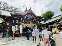 櫛田神社もお参りの方がいっぱいです
私達もお参りします