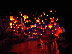 ランタンの所が良い。私のカメラだとぼやけてばかりで、唯一これが一番よく撮れていました。