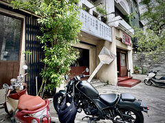【お好み焼き 広島】

これまでなかなか行けなかった（行きづらい、駅から離れている、帰りの足が捕まらないetcetc）、車やバイクが無いとなかなか行けない、そんな場所にあるバンコクのレストランに行った事...

「つまんねぇ...」とは、笑わんでほしい...苦笑)