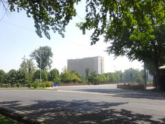 大きな建物が見える