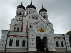 　この教会はロシアが支配していた１９０１年に建てられたました。エストニアにはこのようなロシア教会が多く残されています。ロシアを警戒しつつも多くのロシア系移住民に配慮しています。ロシア介入の口実を与えないようにエストニア政府は知恵を絞っています。