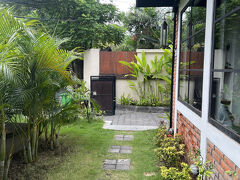 2日目
あれ？意外と涼しい＆曇ってる、、、乾季じゃないの？
カーチャーターのガイドさんが、去年の11月頃から雨が多くて天気がおかしい。最近乾季だけど雨が多いし、スコールではなく、一日中雨が降ってる事が多い。温暖化の影響かな？って言っていました。