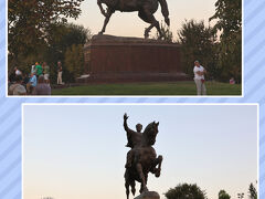 ティムール広場にティムール像を見にやって来ました。

到着した頃にはかなり日が傾きシルエット状態でしたが、新市街一等地の中心に立つ凛々しい騎馬像からは、ティムールが国民的英雄であることが伝わってきます。