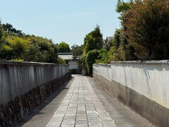 さて、翌日☆
母親が施設に入居して早くも2年以上の月日が経ちました。
施設に入れる前はいろいろ葛藤があったけれど、今は月に1～2度訪問して会ったりして、一緒に暮らしている時よりも穏やかに過ごせているなぁーと、これで良かったんだなぁーと感じる日々。
そんな母親に会いに施設を訪問し、