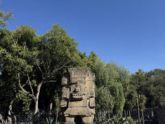国立人類学博物館の外モニュメント