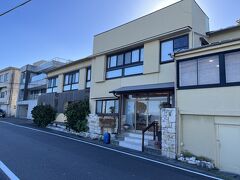 伊豆熱川駅から、この度お世話になります「お造りの宿 味湯海亭 福松荘」へ宿の方に送迎していただきました。