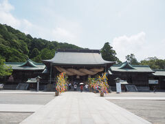 ［御祭神］
・息長足比売命［おきながたらしひめのみこと］（応仁天皇の母）

・勝村大神［かつむらのおおかみ］
・勝頼大神［かつよりのおおかみ］