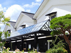 綾部市に着きました。「グンゼ博物苑」の展示蔵を見学しました。素晴らしい展示内容を無料で見学できました。

道路を挟んだ向かいにある「グンゼ記念館」を見学したいと、開館日の金曜日に合わせて伺ったのですが、「改修工事のため7月末まで閉館」の案内に、号泣して帰途に着きました。(ホームページに記載はありません。予定されている方はお気をつけて)

「海の京都」くるっと一回りの旅、楽しかった。