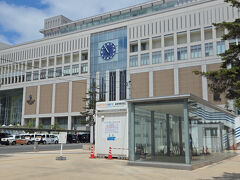 スマホで調べると、電車だと何とかギリギリ間に合いそうなので、、、

「札幌駅」へ。