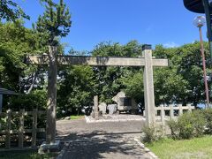 海岸近くの丘にある公園。もともとはうみっぷちに宿場町があったらしい。高潮などの被害が多く昨日泊まったあたりに宿場を移したようだ。