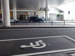 そして、川崎駅で無料送迎バスを待ちます。