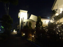 ココが万博遠征の中間休憩地点、
"ファミリーロッジ旅籠屋"だヨ！