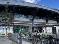 ホテルからすぐの二条駅から出発。