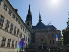 ルクセンブルクで一番大きな教会、ノートルダム大聖堂です。