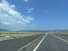 やって来ました、島根県！
空港出たばかりの景色がこんなにのどか。