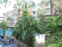 7/12(土)2日目
4階の部屋からの眺望です。
ホテル到着が深夜だったので朝はゆっくりです。