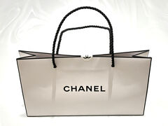 「CHANEL」で購入したものの写真。

リップではありません。