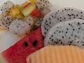 張り切ってみたものの、前日の食べ過ぎがたたってあまり食がすすみません(T_T)
そんな時でもフルーツはいくらでも食べられます。
