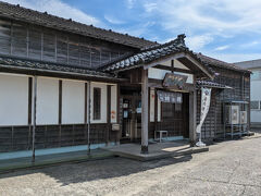 １４：５０
「新潟・長岡　柿の種発祥の地」の浪速屋製菓本社に到着。
