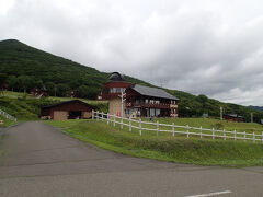 コテージがあり、宿泊できるようです。