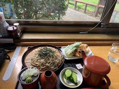 15時頃に遅い昼食。食堂はすでにオーダーストップ。こちらの水車館が営業していたので助かりました。天ぷらも蕎麦も美味しかったー