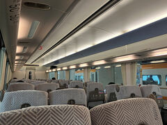 サニーカーのような歴史を感じる特急車両が多い京都線の特急だが、今回乗車した奈良行は新鋭のACEだった。
この特急でまずは、大和西大寺へ行く。途中停車駅は丹波橋のみ。30分かからない。