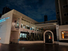 慣れないベッドだからか、１時間ごとに目を覚ましてしまいました。
時差が２時間だから大丈夫と思ってたけど、メラトニン持ってくるべきだった。
バンコクにいる時間は限られているので、朝早くから動きます。