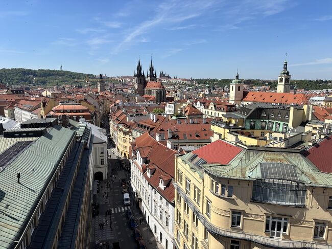 塔の展望台からは、プラハの素敵な街並みを見渡すことができました。あまり高台ではないからこそ、それぞれの建物がよく見えて良かったです。