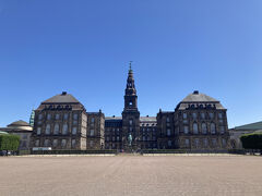 クリスチャンスボー城の正面です。