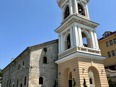 ローマ劇場跡から下へ下ると聖処女教会。

9世紀頃からこの地にあった小さな教会が
オスマン帝国によって破壊され、現在の建物は1844年に建設されたとか。