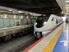 新大阪でサンダーバードに乗り換え。