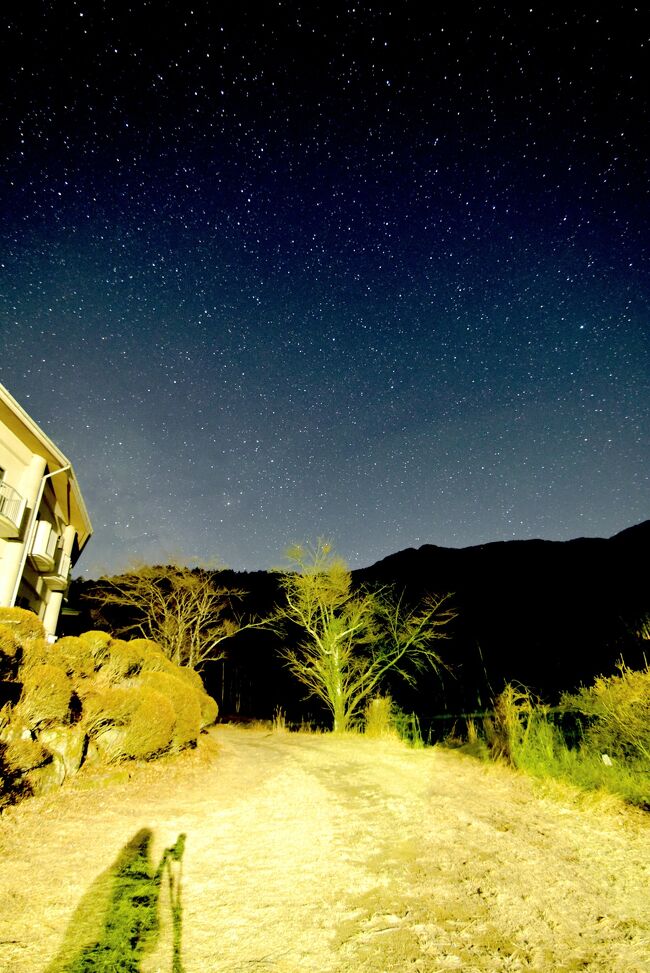 気温はマイナス４℃、風は無し。<br /><br />さっそく車を降りて見上げると満天の星空が広がっていました。（夫は車で仮眠）