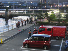 消防の方々もスタンバイしてます