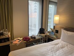 14:40頃ホテルに戻り、すぐに部屋に入れました。
昨年と同じホテルですが、昨年は15時からしかチェックイン出来なかったので。助かります。
部屋は3階でカーテンをしないと丸見えですね。