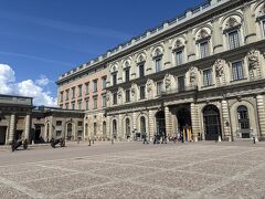 そしてストックホルム王宮。
ちょうど衛兵の交代式が終わるところやった。