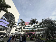 ドルビー・シアターに併設するショッピングモール『Ovation Hollywood（オーベーション・ハリウッド）』。