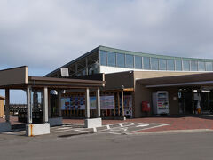 釧路から約１００キロ。
北海道は８０キロくらいで一般道も走れるのでここまで１時間ちょい。

道の駅「スワン４４　ねむろ」で一休み。
