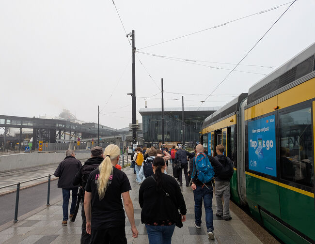 トラムでフェリー乗り場（West Terminal 2）へ