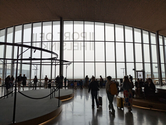 フェリーターミナル内