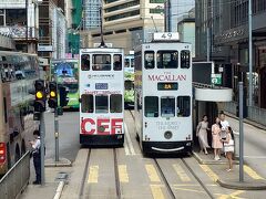 それにしても1両1両異なる広告のドラムを見るのは楽しい。