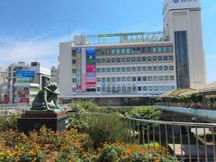 　ひと駅だけ乗って藤沢駅で下車、江ノ島電鉄に乗りに行きます。