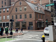 オールドコーナー書店。19世紀半ばにエマーソンやホーソンなど当時のアメリカを代表する文学者たちが集った場所。今はメキシカンレストランになっていました。