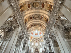 ザルツブルク大聖堂。バロック建築です。