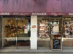 良さそうなパン屋さん。入ってみる。