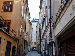 同じようでいて、路地ごとに雰囲気が少しずつ異なるので、やはり散策していて楽しい。