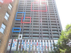 万博が終わったら 
シンプルな壁面に戻すのだろうか
　