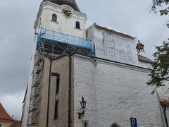 聖母マリア大聖堂は一部改修中の模様
こちらも外観の写真のみで先を急ぎます