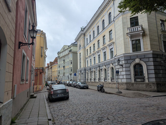 タリン旧市街は世界遺産として1997年に登録され<br />町並みは中世ヨーロッパの雰囲気が今も残されてます<br />