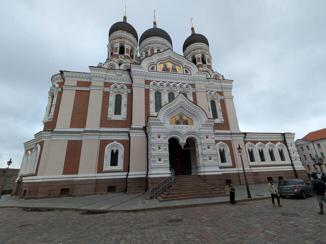 まずは雨が降り出す前に展望台を目指して移動<br />途中の名所などは外観の写真のみで先を急ぎます