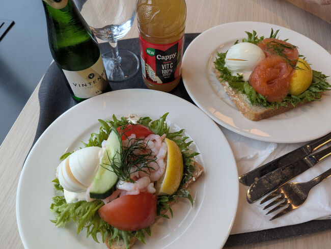 今日は船内で夕食です